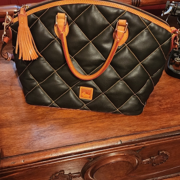 Dooney & Bourke Satchel Bag / Blk & Tan / GUC - Picture 2 of 9